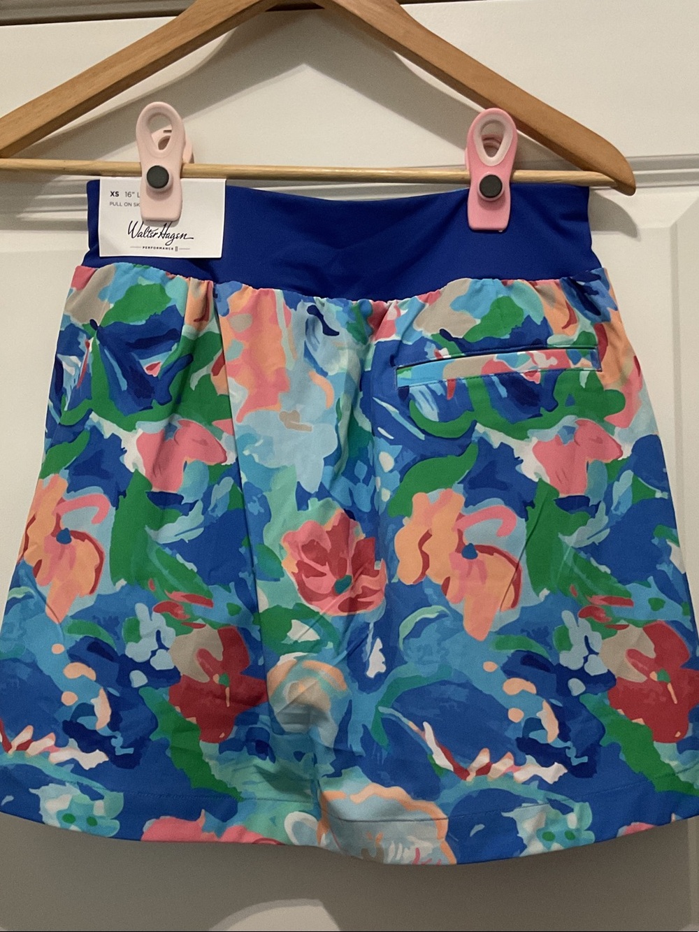 Walter Hagen Peach Top with Multicolor Floral Skort - Picture 7 of 8